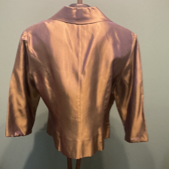 JS Signature Blouse - Picture 5 of 8